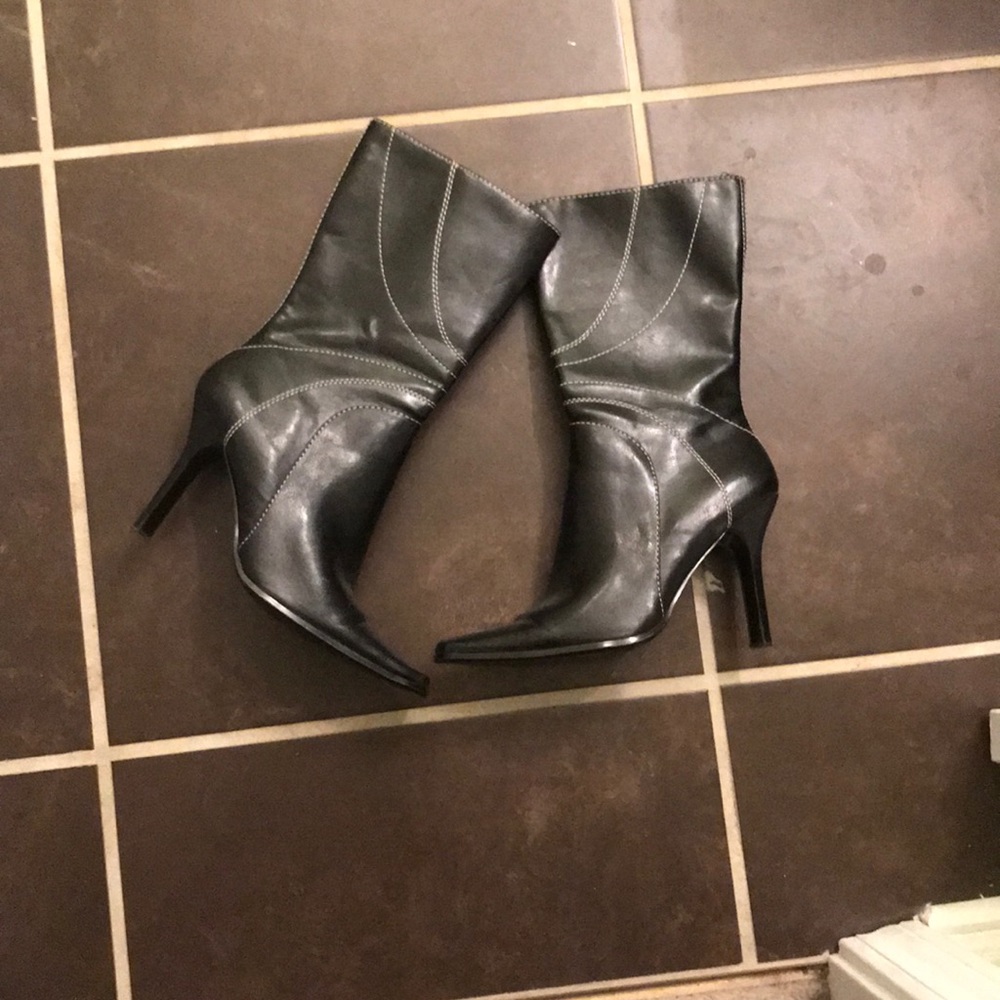 Amanda Smith - image 1